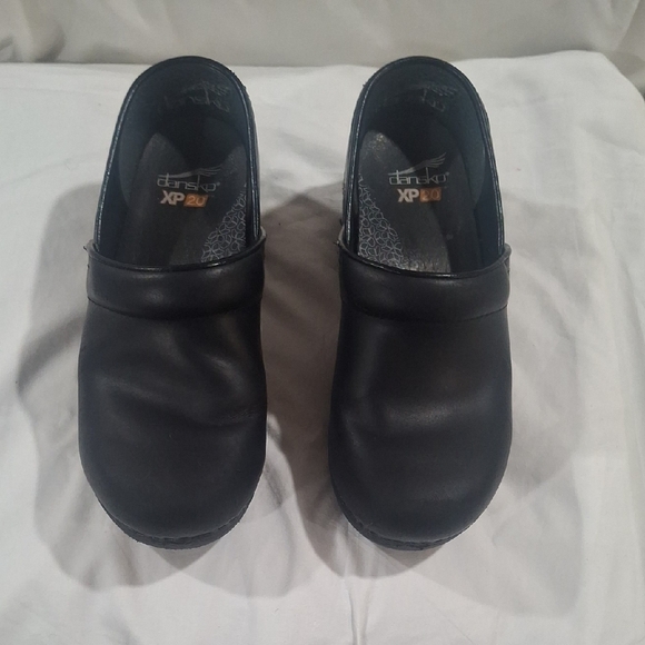Dansko Wome's Black Slip-On Slippers Size 36 - Picture 1 of 10